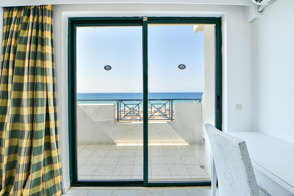 Forum Beach Lalyssos Экстерьер фото